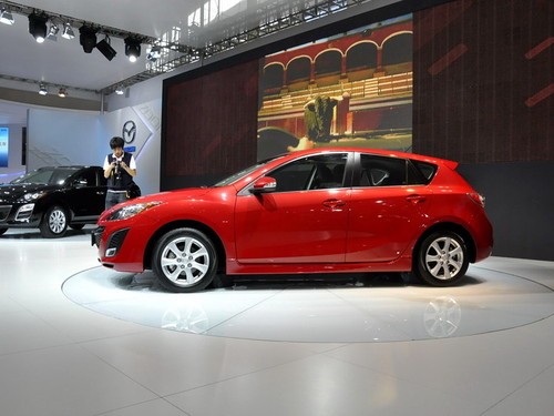 涓浗鑷嫊杌婂競鍫淬伄娴佺窔鍨嬭粖12銉儑銉? hspace=