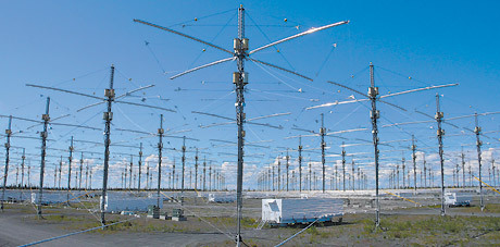 Полигон HAARP на Аляске построен человеком, хотя кажется, что марсианами (фото: AP)