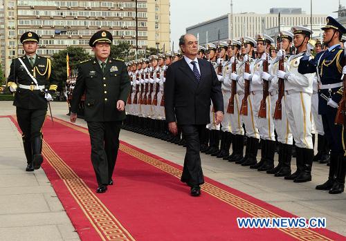 Лян Гуанле провел переговоры с министром обороны Перу 