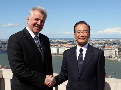 温総理、ハンガリーの大統領・国会議長と会談 温総理、ハンガリーの大統領・国会議長と会談