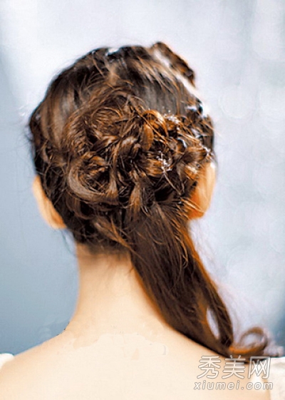 把<em>长发扎起来</em> DIY漂亮辫子<em>发型</em>-长发-女性频道