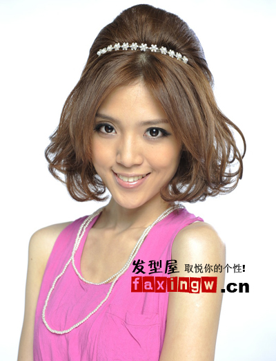 <em>头发少怎么</em>办 立即选空气感中发梨花烫<em>增发</em>量