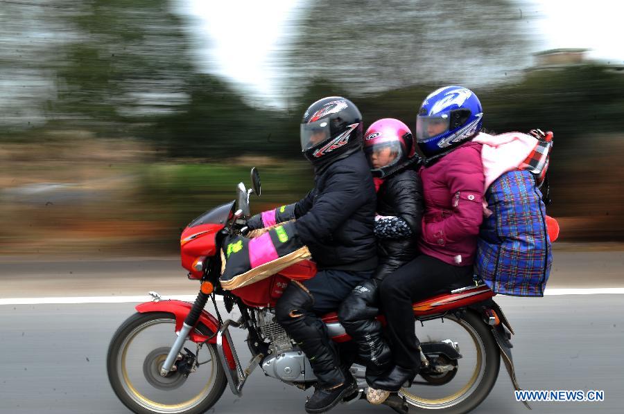 CHINA-ZHEJIANG-SPRING FESTIVAL-RIDER (CN)