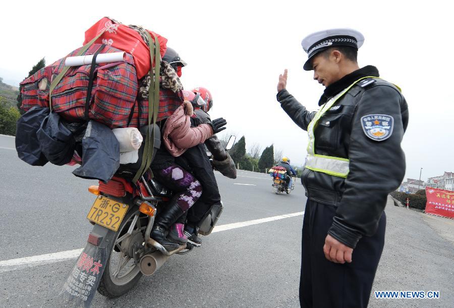 CHINA-ZHEJIANG-SPRING FESTIVAL-RIDER (CN)