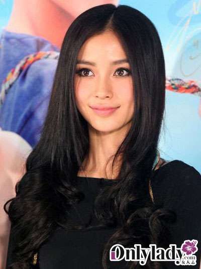 下面波浪卷的黑色长发