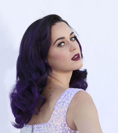 <em>自来卷</em>油<em>头皮</em>必学的快速闪亮术-<em>发型</em>-女性频道