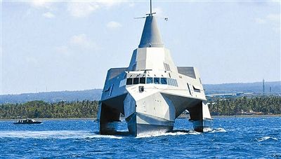 三胴船「トリマラン型」、日米が共同開発を計画 三胴船「トリマラン型」、日米が共同開発を計画