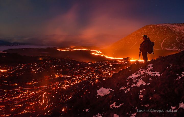 Извержение вулкана Плоский Толбачик на Камчатке России