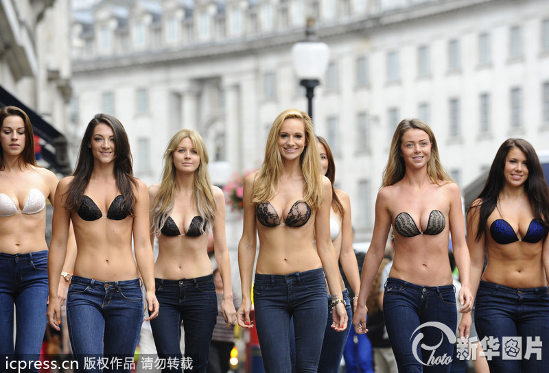 英国街头上演火辣隐形<em>文胸真人</em>秀 -<em>文胸</em>-对外经