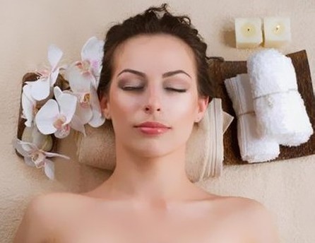 皮肤蝇被怀疑埃博拉病毒闹乌龙 蚊子叮咬人类身上蝇卵被注入皮肤