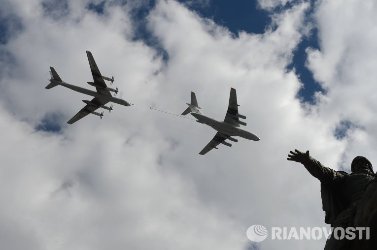 Репетиция воздушной части военного парада в Москве в ознаменование 70-летия Победы в Великой Отечественной войне 1941-1945 годов