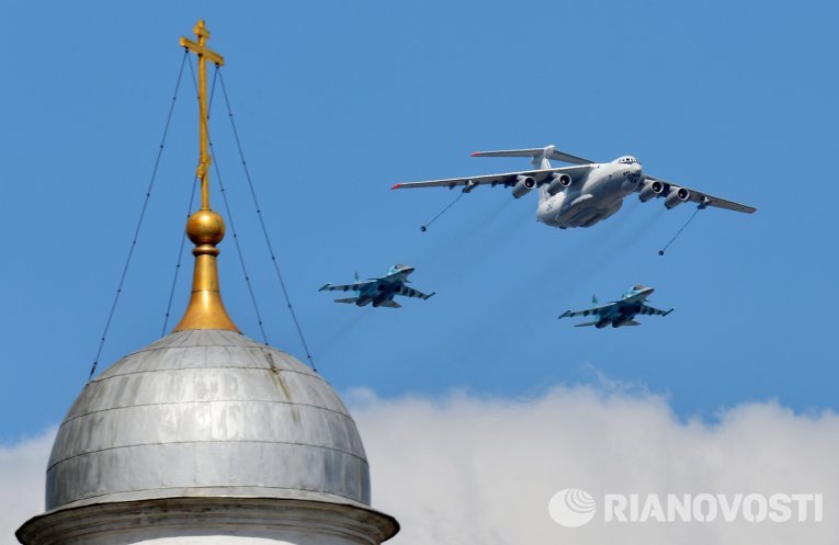 Репетиция воздушной части военного парада в Москве в ознаменование 70-летия Победы в Великой Отечественной войне 1941-1945 годов