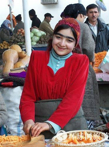 塔吉克斯坦女人 快乐的一字眉