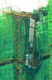 70米高塔吊断裂高空坠落 操作工奇迹生还(图)