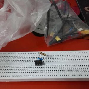 龙芯创客在英国和他的智龙摩斯电码播放器