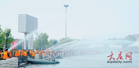 大庆消防队伍进行拉动演练 万宝湖大练兵-消