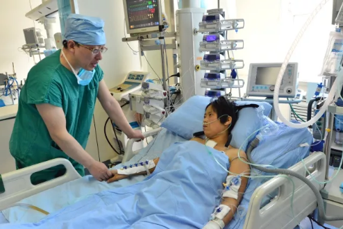 黑龙江四次开胸手术女子心脏移植术后恢复良好转出icu