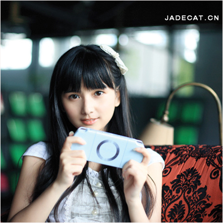 中国最萌漫画家夏达 清丽外表堪比动漫人物