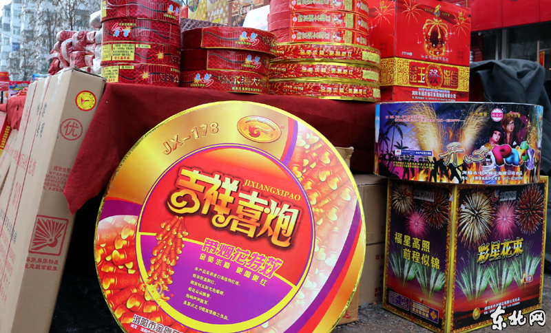 年来到鞭炮俏 冰城春节序幕拉开(组图)