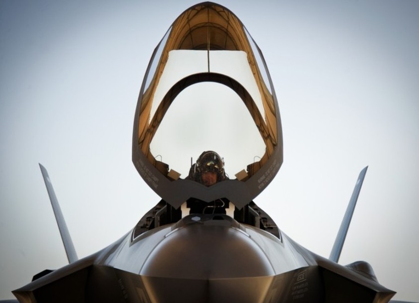 米空軍初の公式F-35Aパイロット年内に着任か？