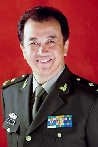 从特招小兵到厂长!媒体揭黄宏少将军衔怎么来的