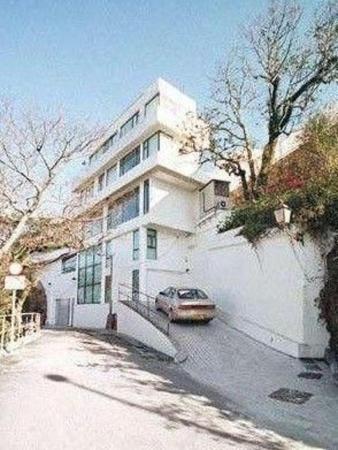 高颜值高智商妹子 狠把四个货柜变成超级豪宅