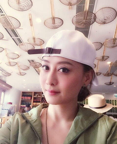 41岁陈德容肌肤紧致容光焕发 宛如冻龄少女(图)