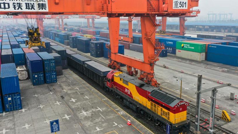 China's int'l rail-sea train service handles 300,000 cont...