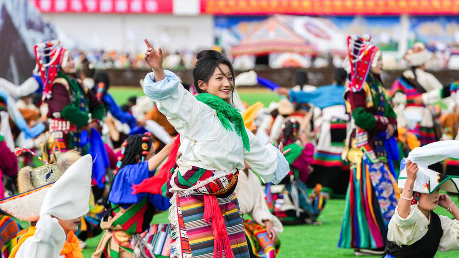 Traditional horse racing festival kicks off at Xizang's N...