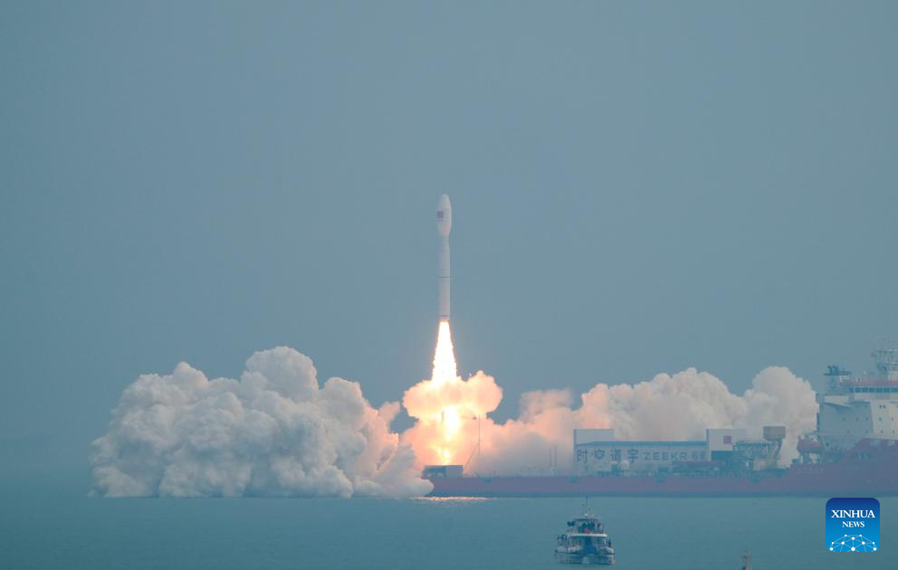 Китай запустил с морской платформы ракету-носитель с новыми спутниками